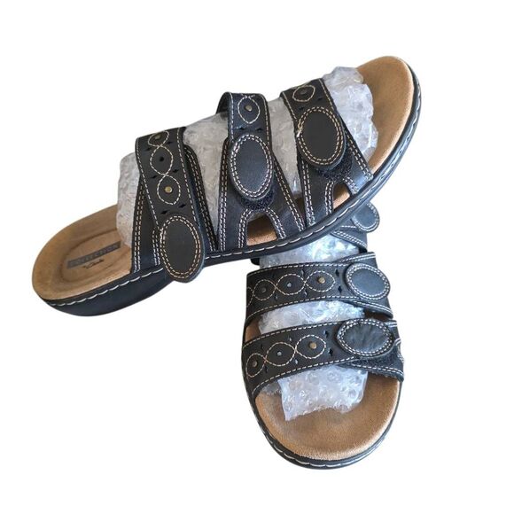 Clarks Shoes - Clarks womens Sz 10 brown leather  leisa cacti sandals